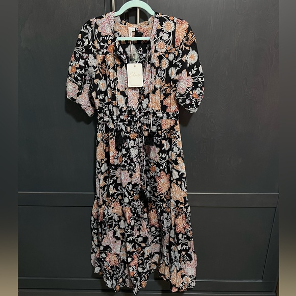 Black Floral Dress - Piper & Scoot - Picture 2 of 6